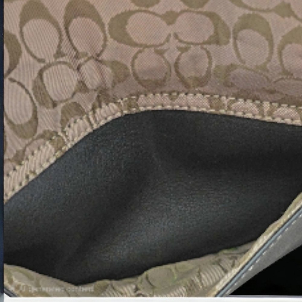 COACH EUC vintage Wristlet - Picture 5 of 6